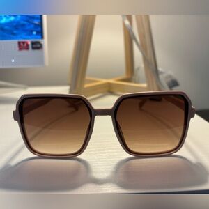 Women pink sunglasses